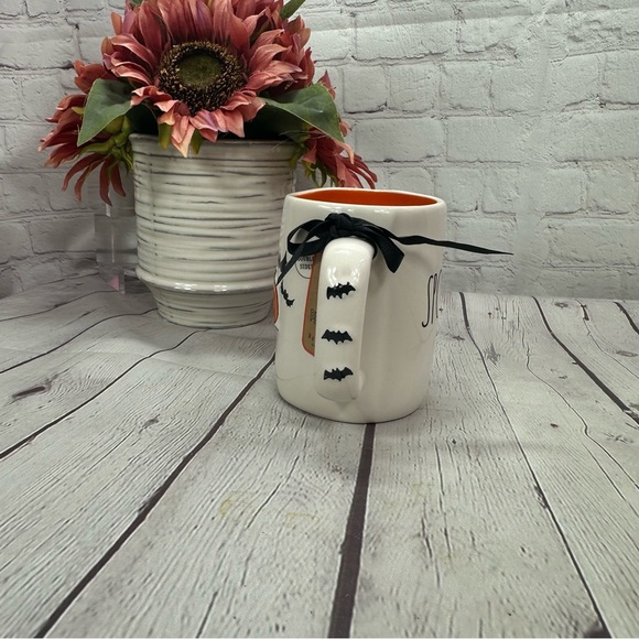 NWT Rae Dunn Peanuts Halloween Mug Linus pumpkin bats SPOOKY - Picture 2 of 7